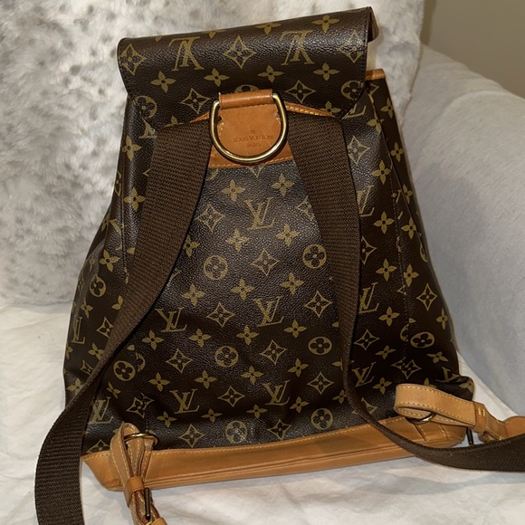 Louis Vuitton Montsouris GM Backback code MI0946 - Picture 9 of 17